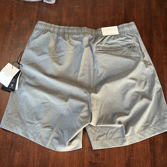 Onia Land to Water Stretch Chambray Swim Shorts Size M NWT - Picture 5 of 9